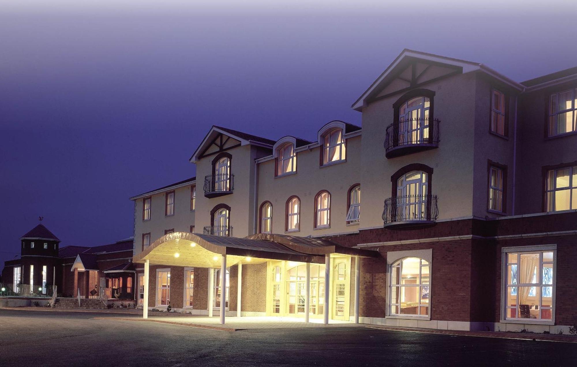 Woodlands Hotel & Leisure Centre ウォーターフォード エクステリア 写真