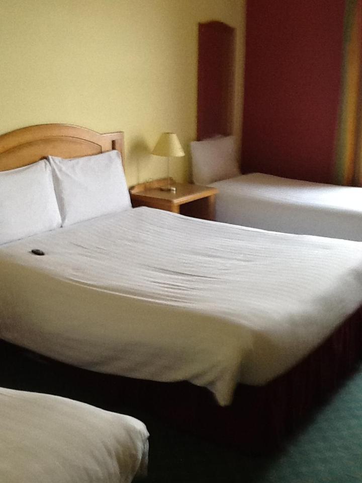 Woodlands Hotel & Leisure Centre ウォーターフォード エクステリア 写真
