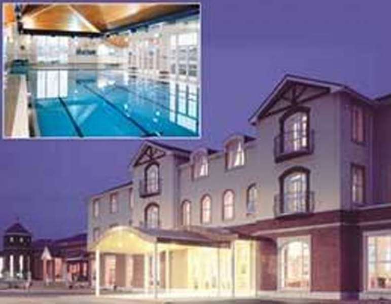 Woodlands Hotel & Leisure Centre ウォーターフォード エクステリア 写真